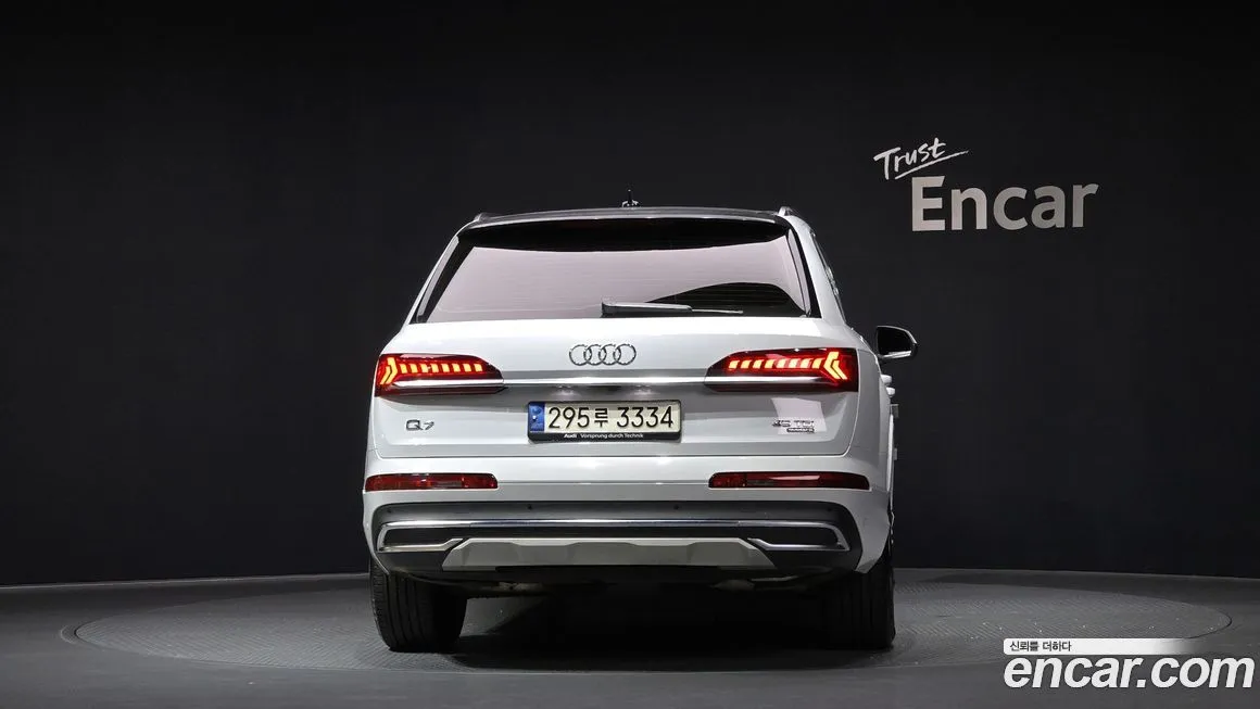 Audi Q7 2021 из KR, фото 4