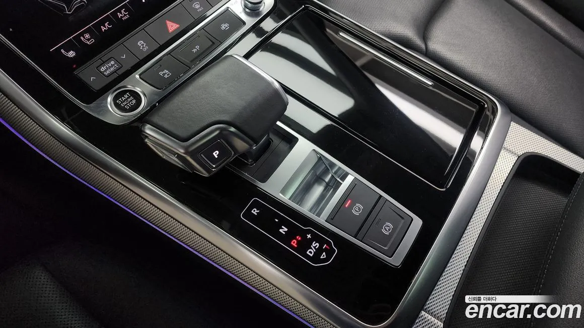 Audi Q7 2021 из KR, фото 9
