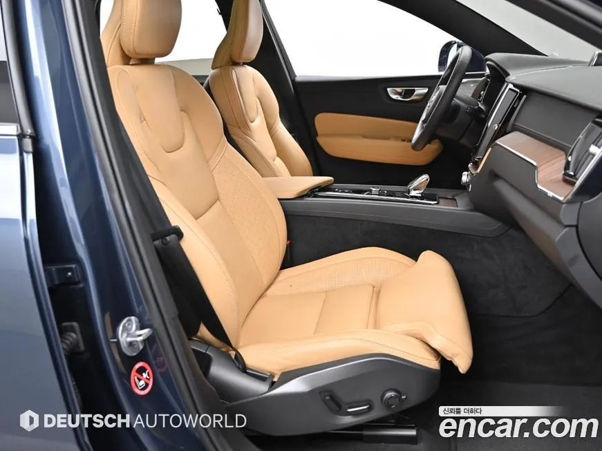 Volvo XC60 2024 из KR, фото 10