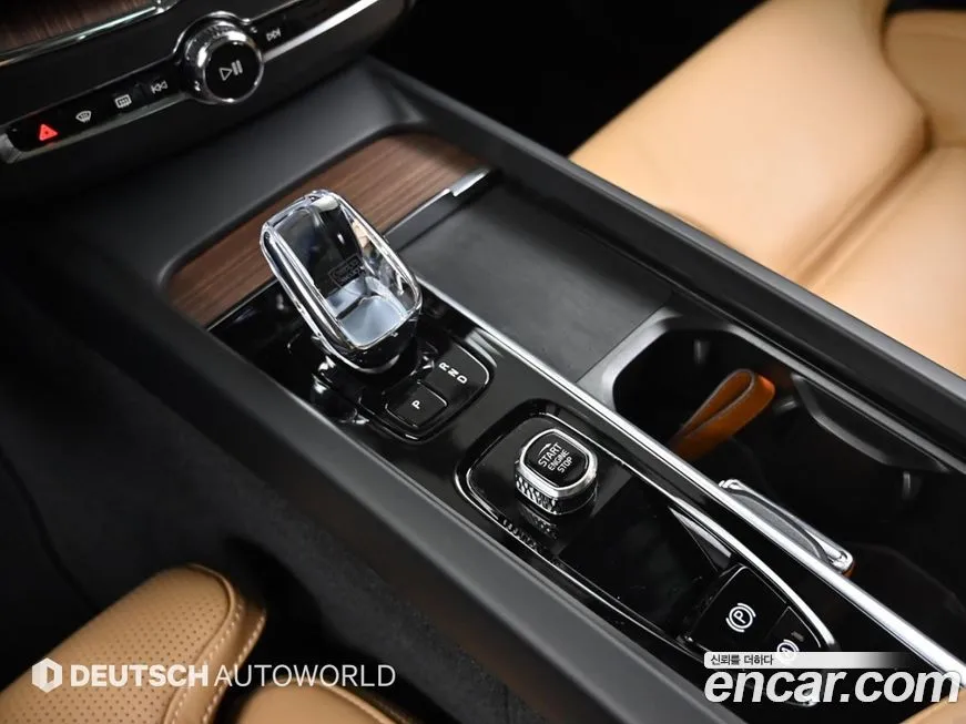 Volvo XC60 2024 из KR, фото 9