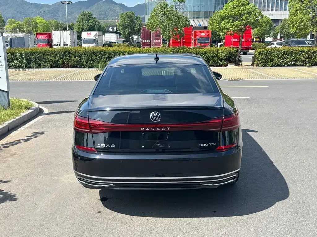 Volkswagen Passat — фото 4