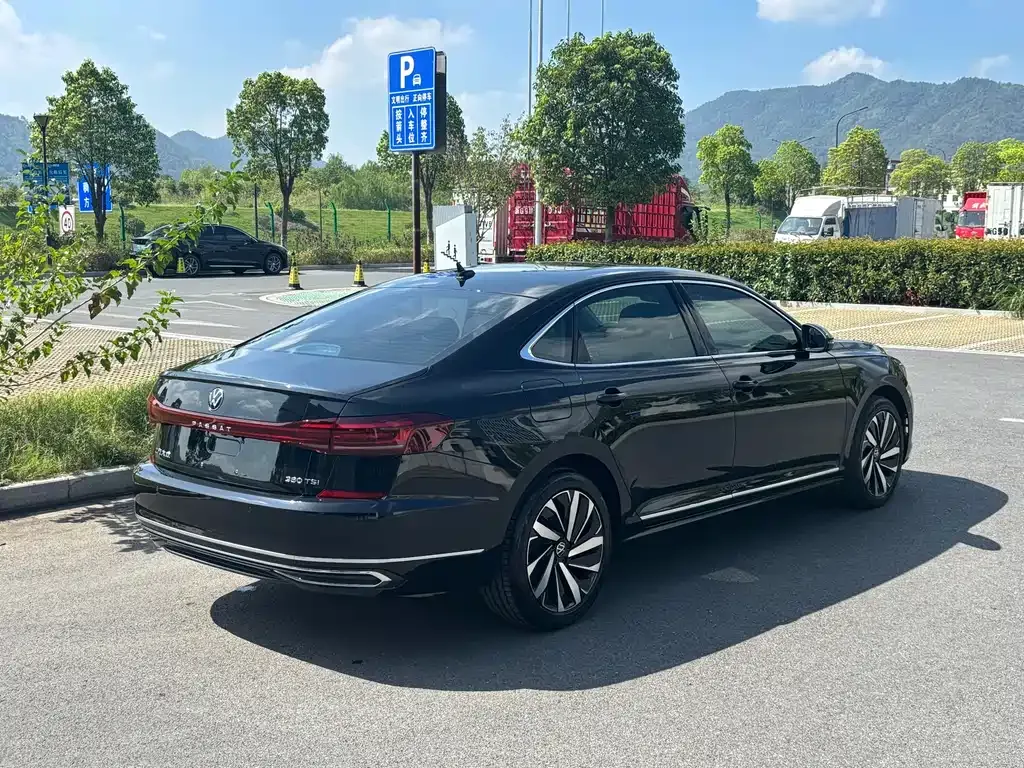 Volkswagen Passat — фото 5