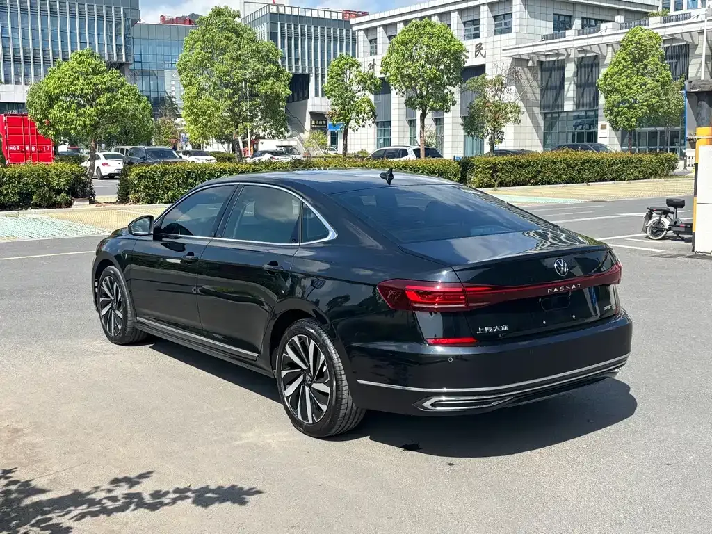 Volkswagen Passat — фото 6