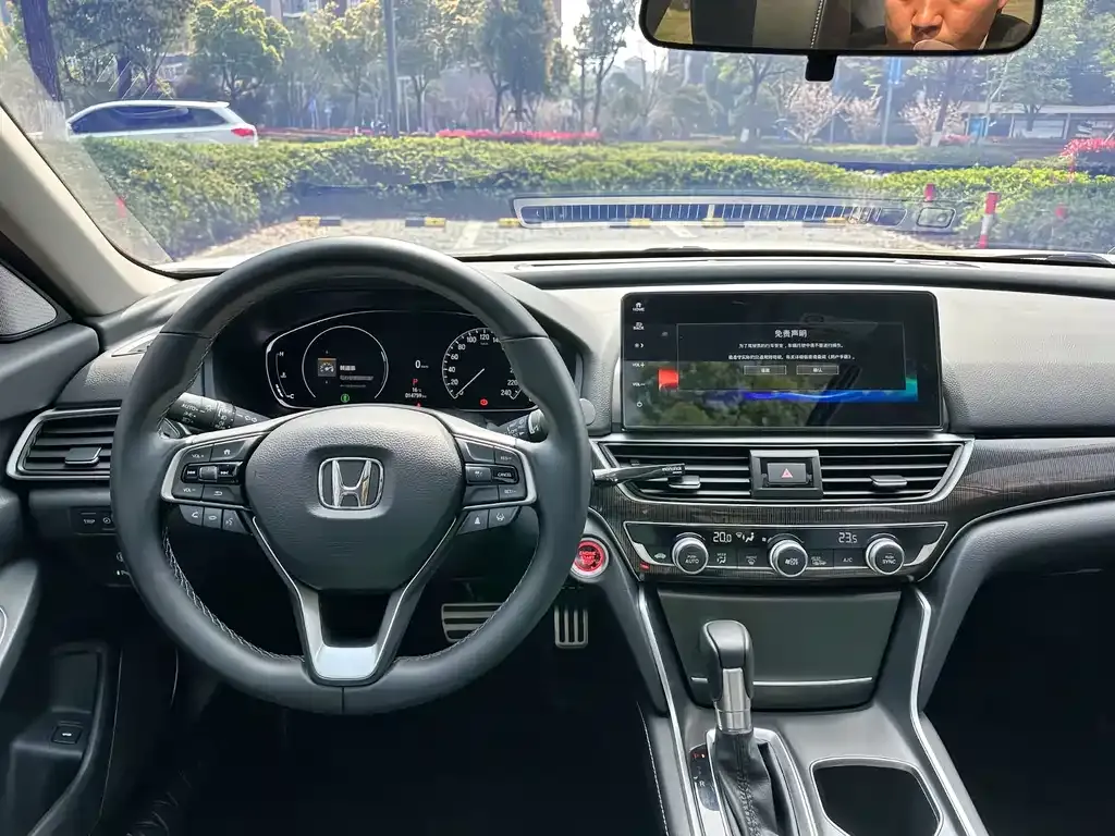 Honda Accord — фото 6