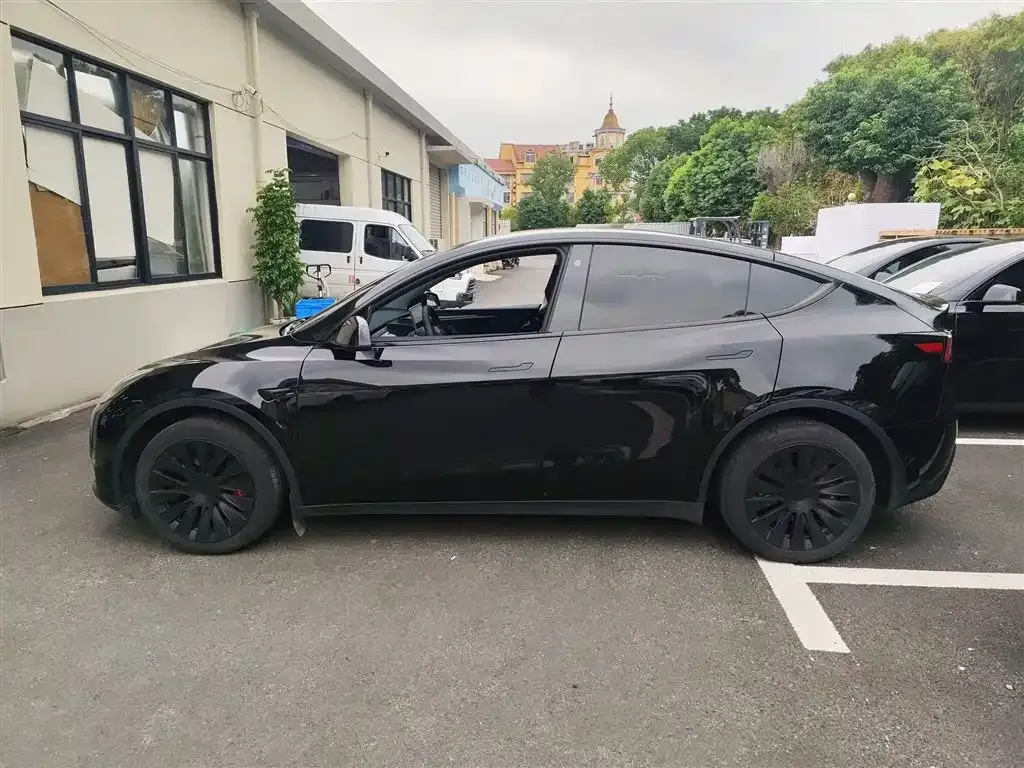Tesla Model Y — фото 5