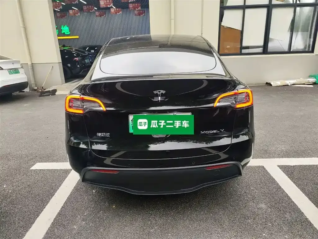 Tesla Model Y — фото 6