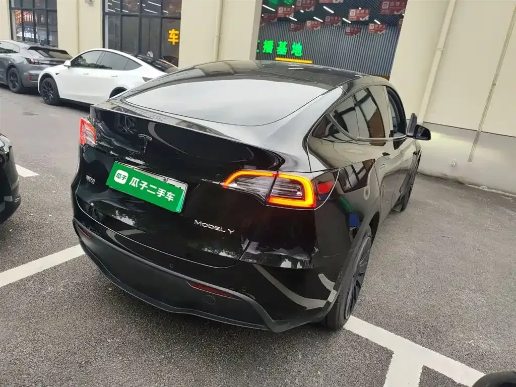 Tesla Model Y — фото 7