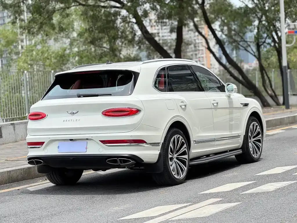 Bentley Bentayga 2022 из CN, фото 3