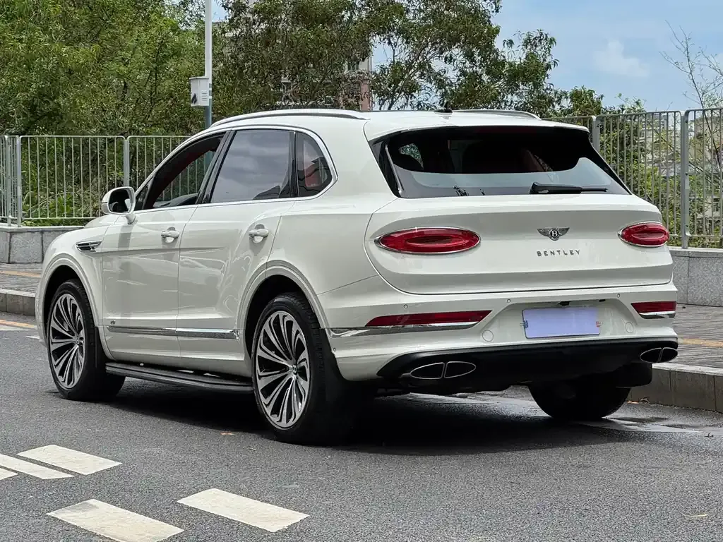 Bentley Bentayga 2022 из CN, фото 4