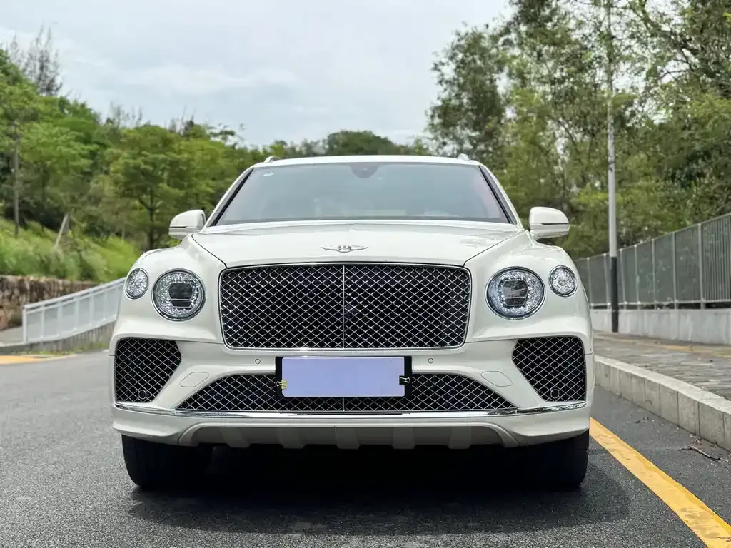Bentley Bentayga 2022 из CN, фото 6