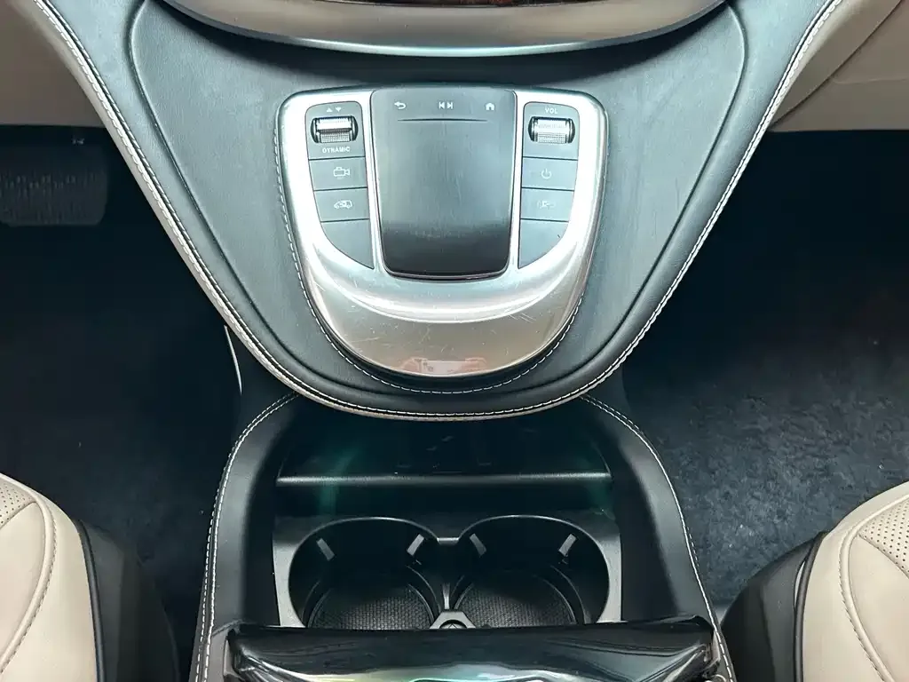 Mercedes-Benz Vito 2023 из CN, фото 8