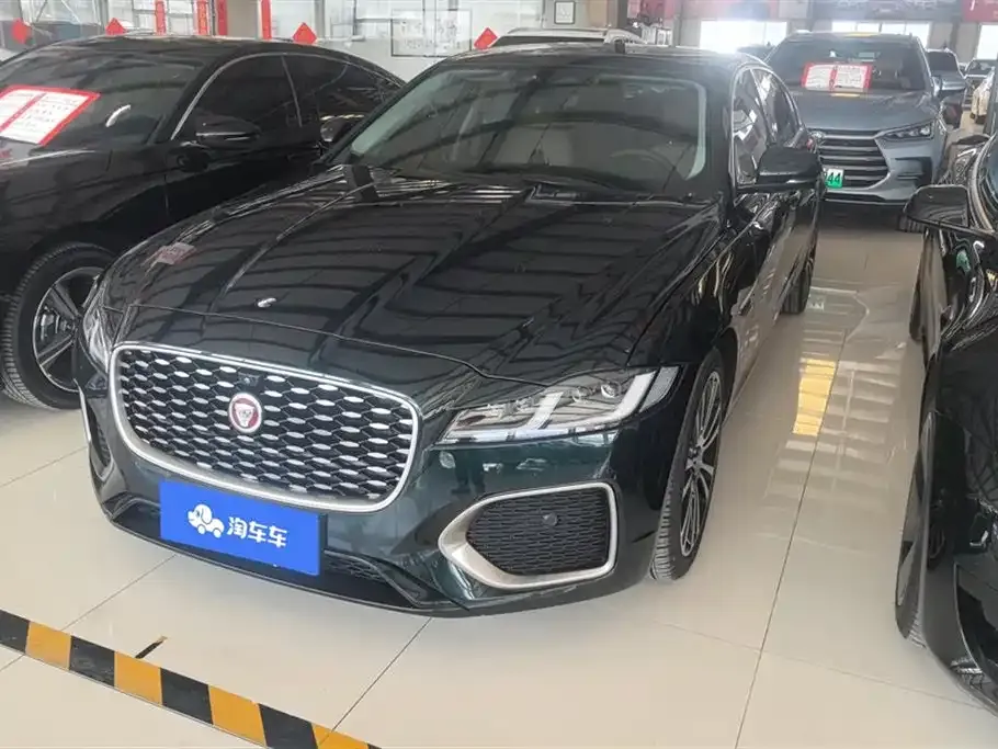 Jaguar XFL — фото 1