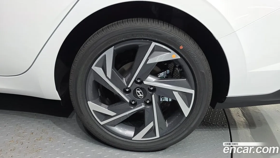 Hyundai AVANTE — фото 5