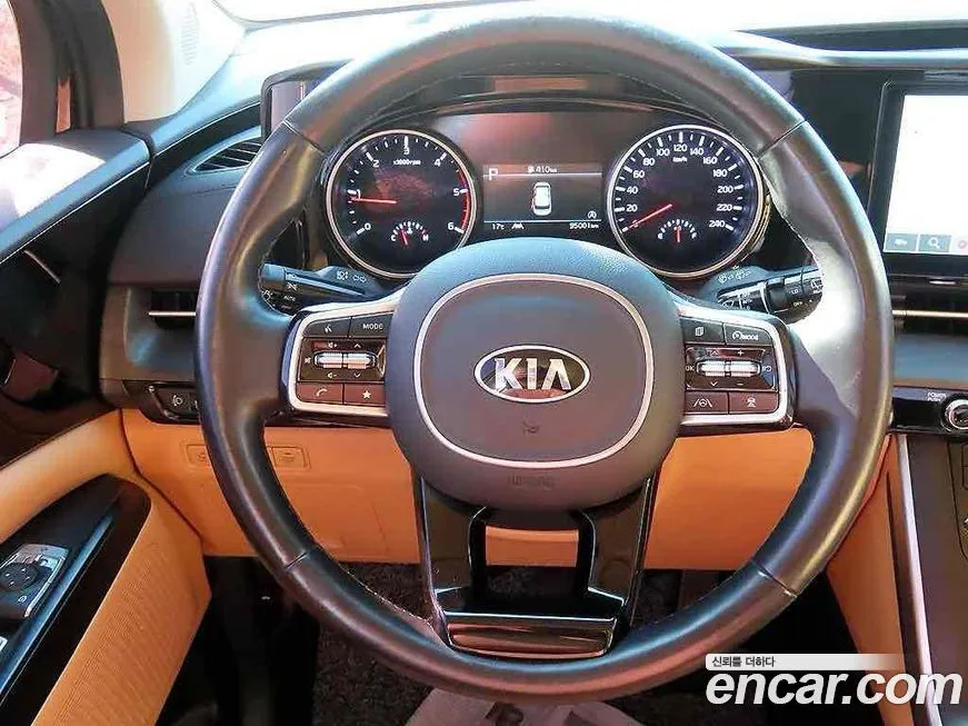 Kia Carnival — фото 5