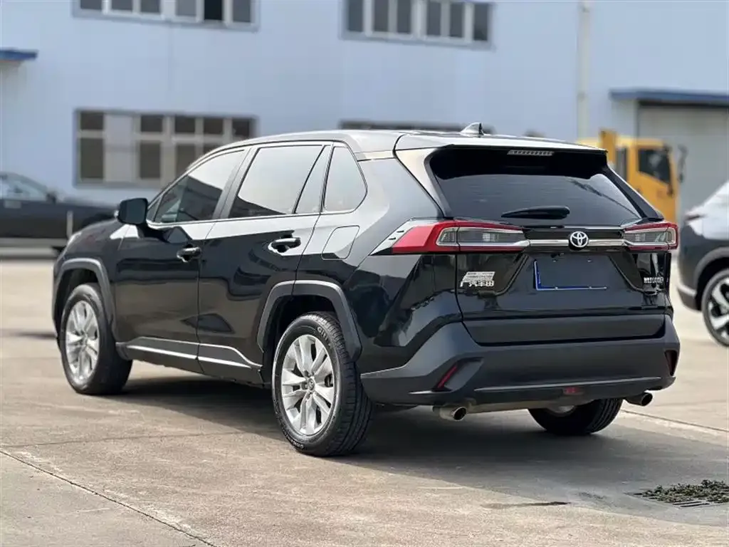 Toyota Wildlander — фото 10