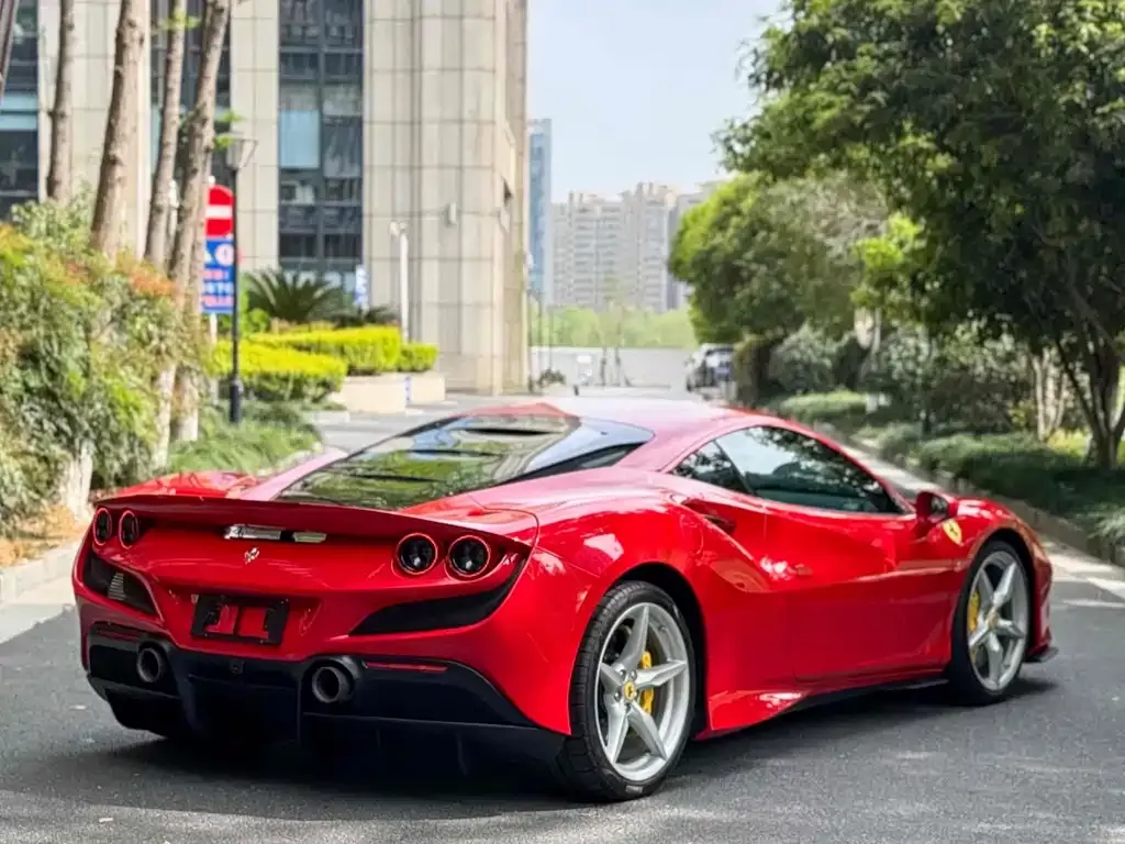 Ferrari F8 — фото 7