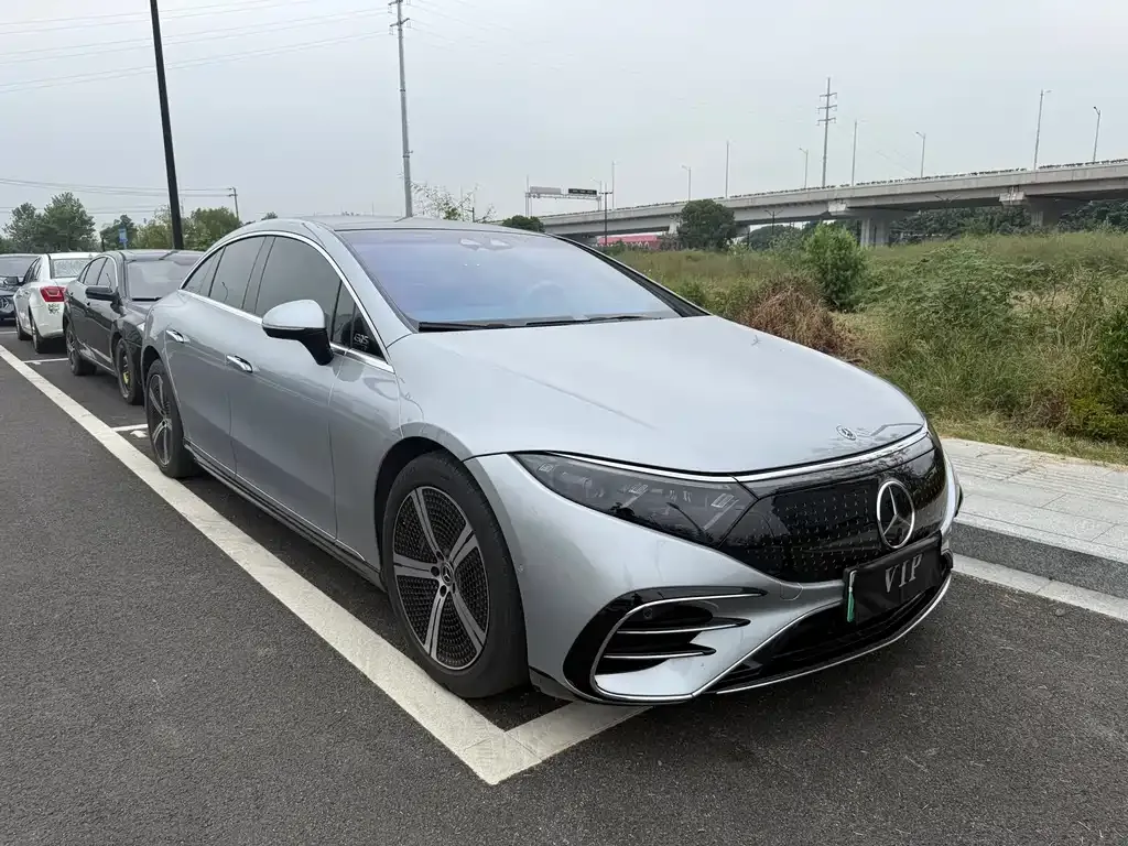 Mercedes-Benz EQS — фото 1