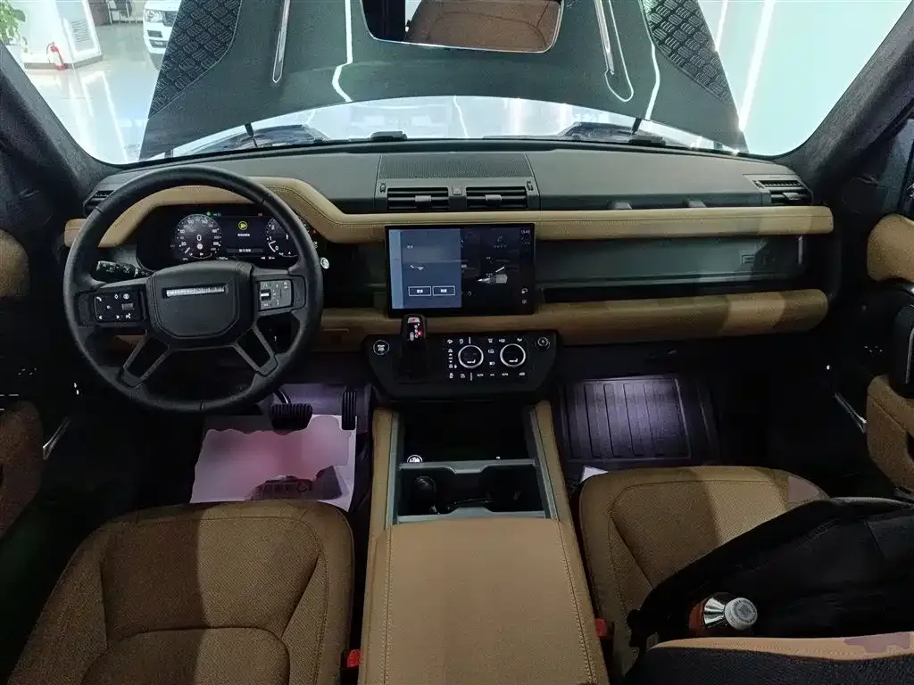 Land Rover Defender — фото 10