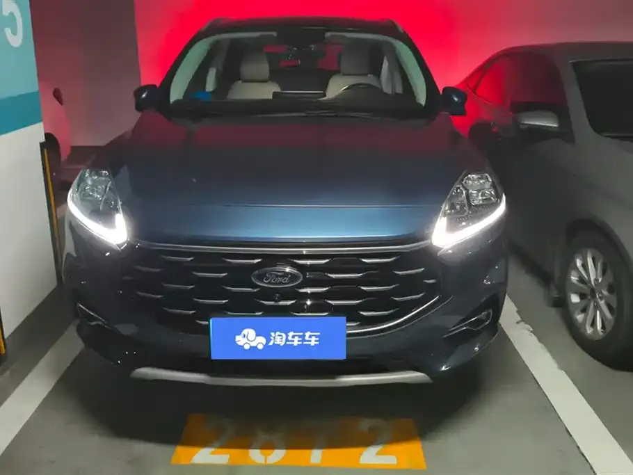 Ford Escape 2022 из CN, фото 2