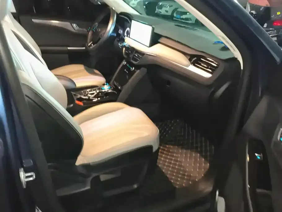 Ford Escape 2022 из CN, фото 8
