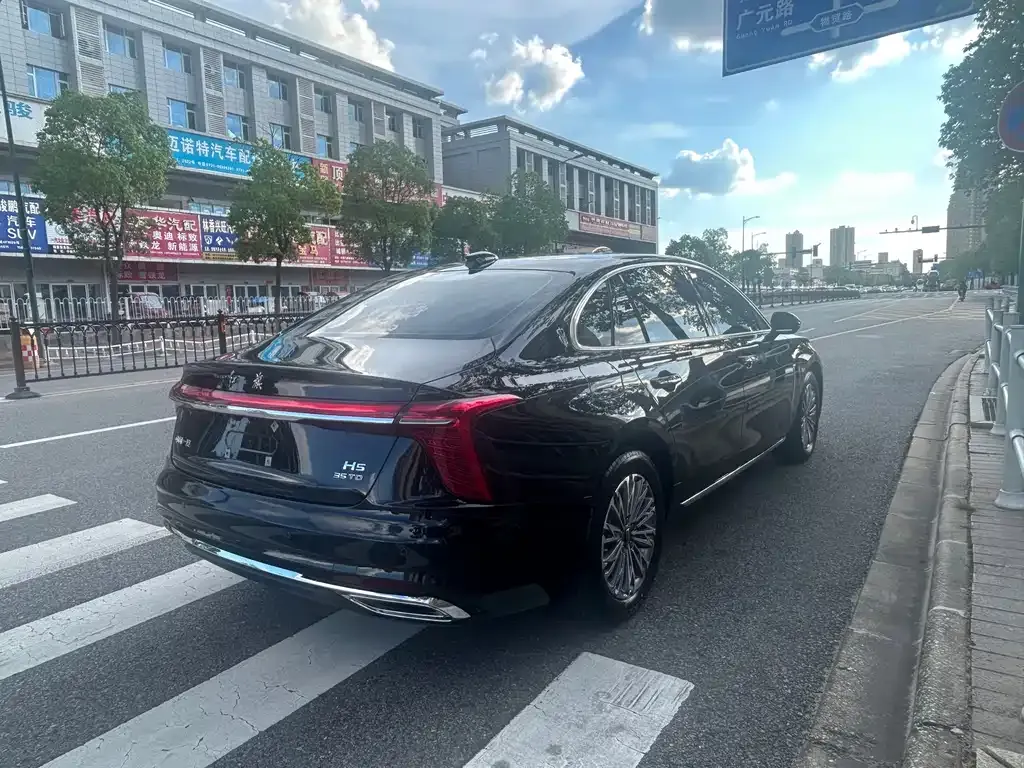 Hongqi H5 — фото 7