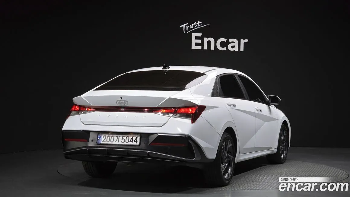 Hyundai AVANTE — фото 2
