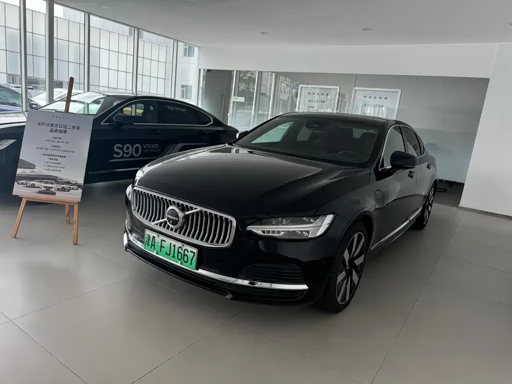 Volvo S90 PHEV — фото 1
