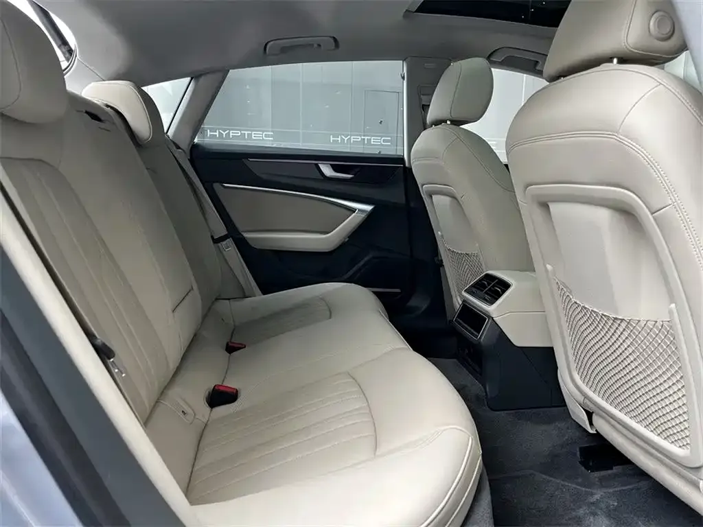 Audi A7 2022 из CN, фото 7