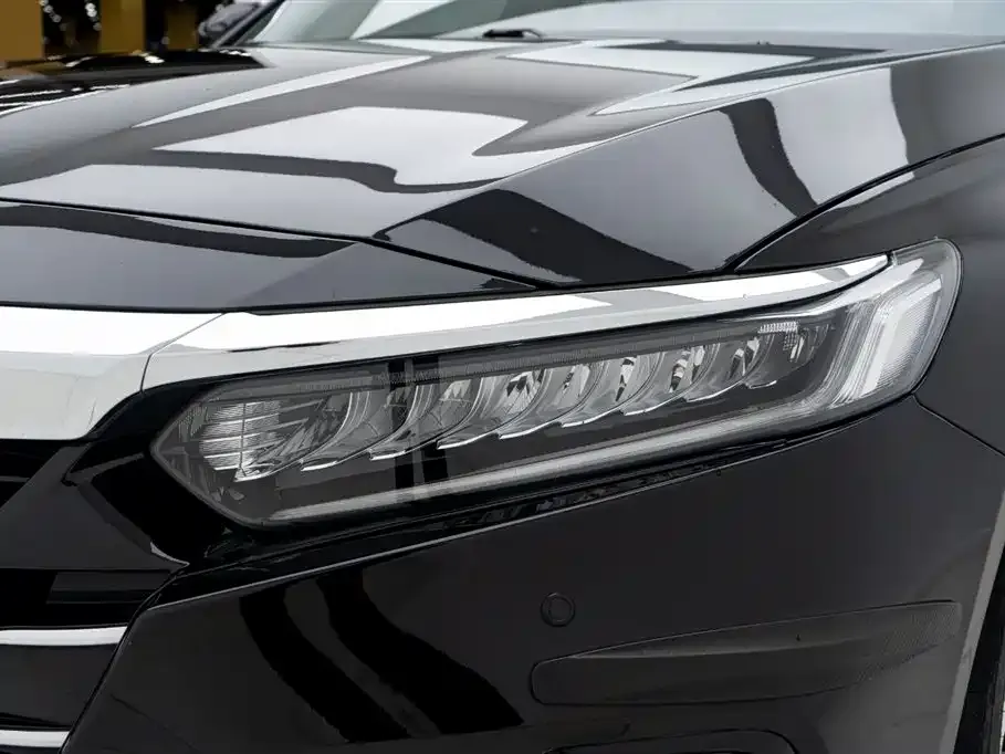 Honda Accord — фото 10