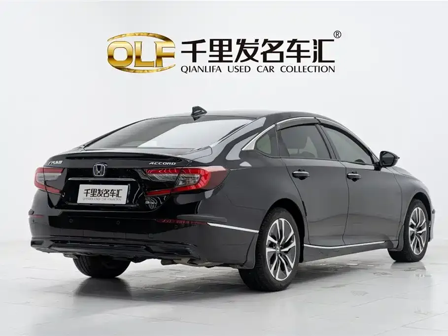Honda Accord — фото 7