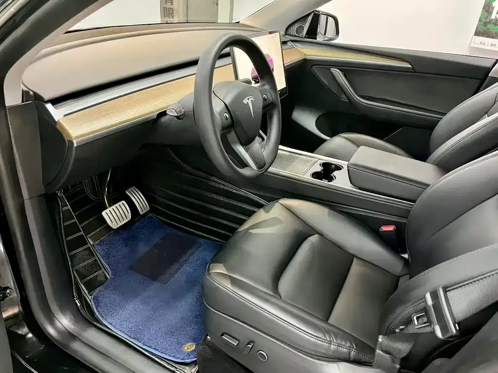 Tesla Model Y — фото 3