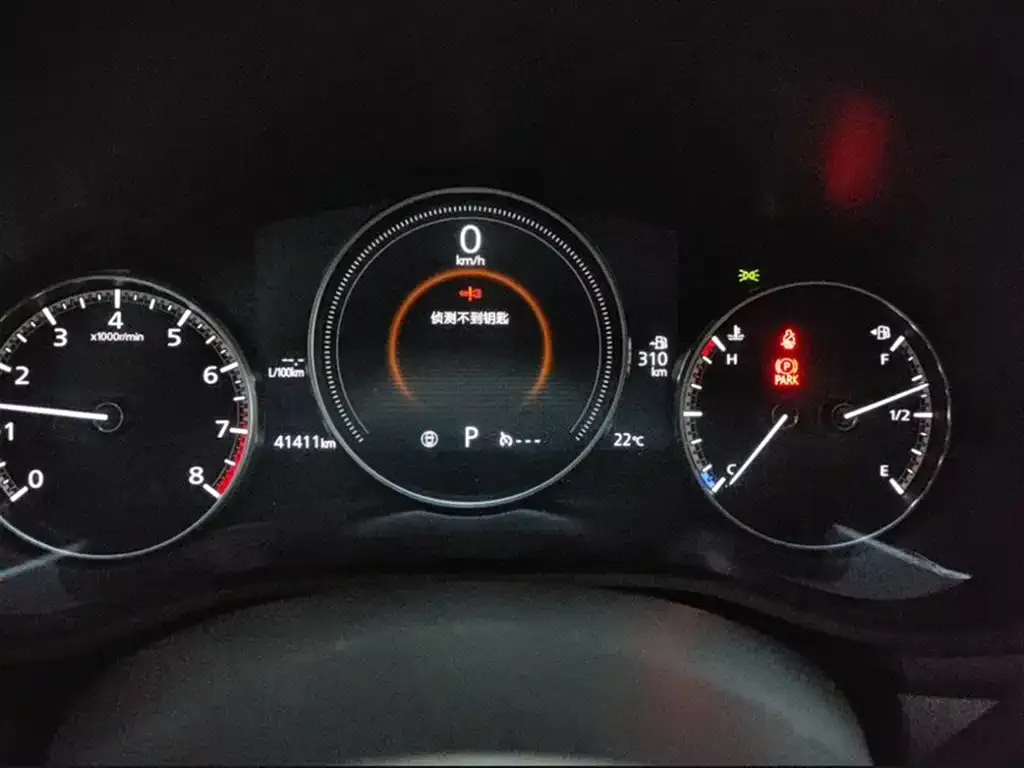 Mazda 3 Axela 2023 из CN, фото 5