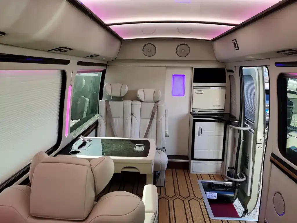 Toyota Coaster 2021 из CN, фото 7