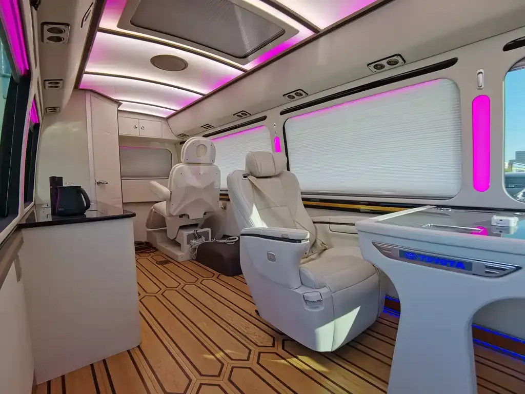 Toyota Coaster 2021 из CN, фото 9