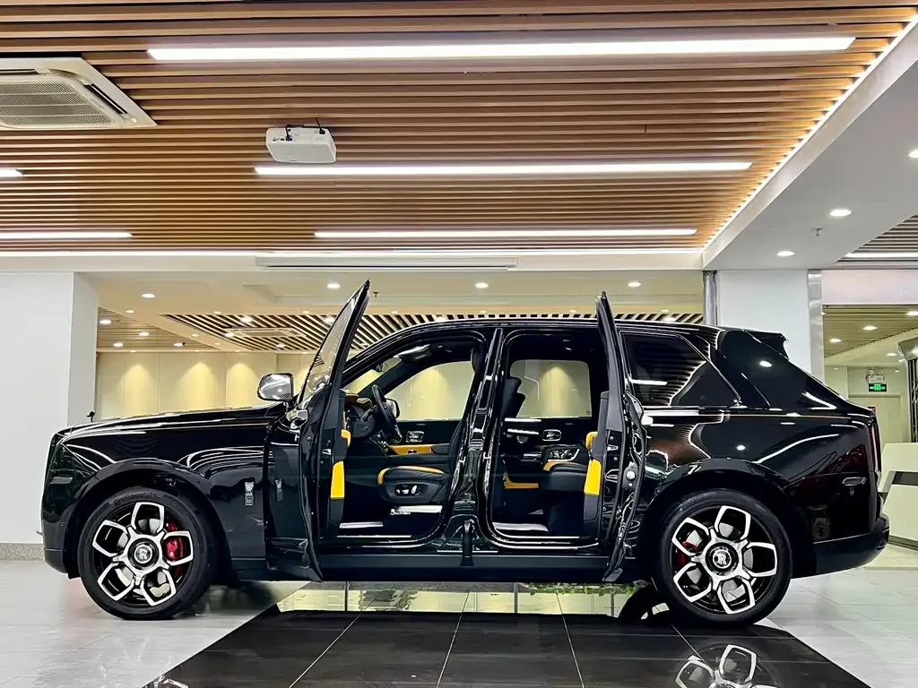 Rolls-Royce Cullinan 2021 из CN, фото 4