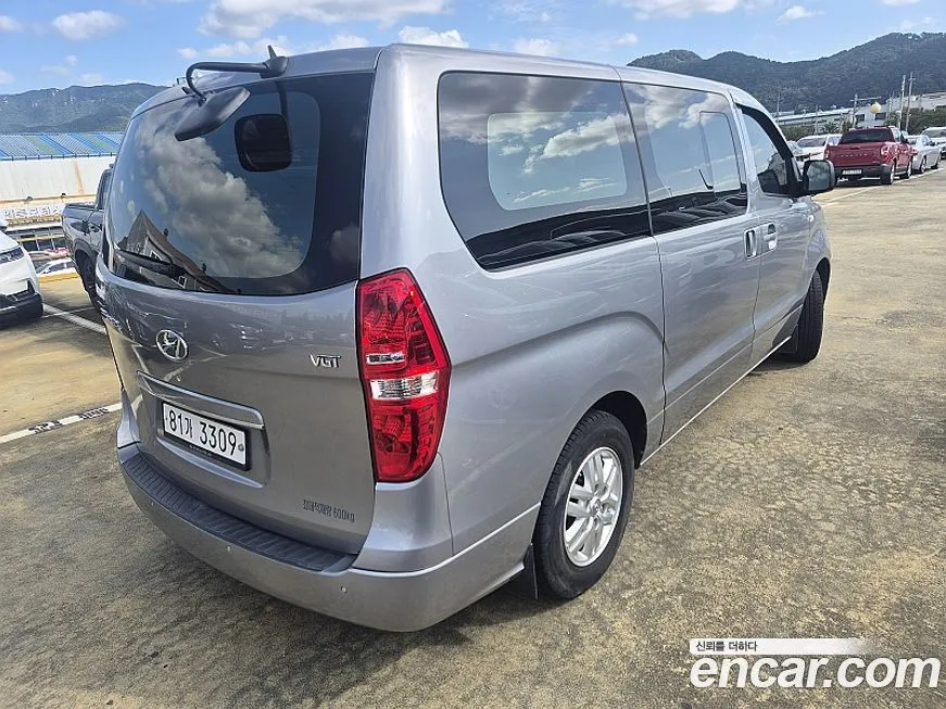 Hyundai Starex — фото 2