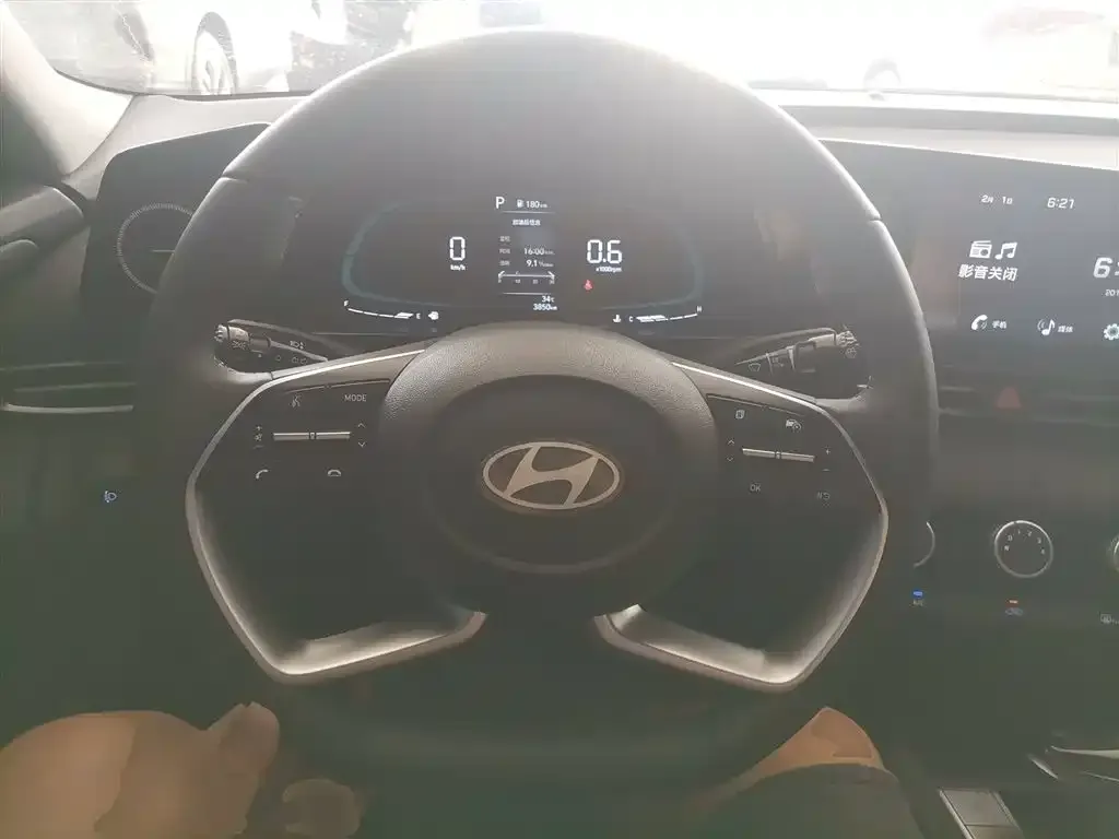 Hyundai Elantra 2024 из CN, фото 3