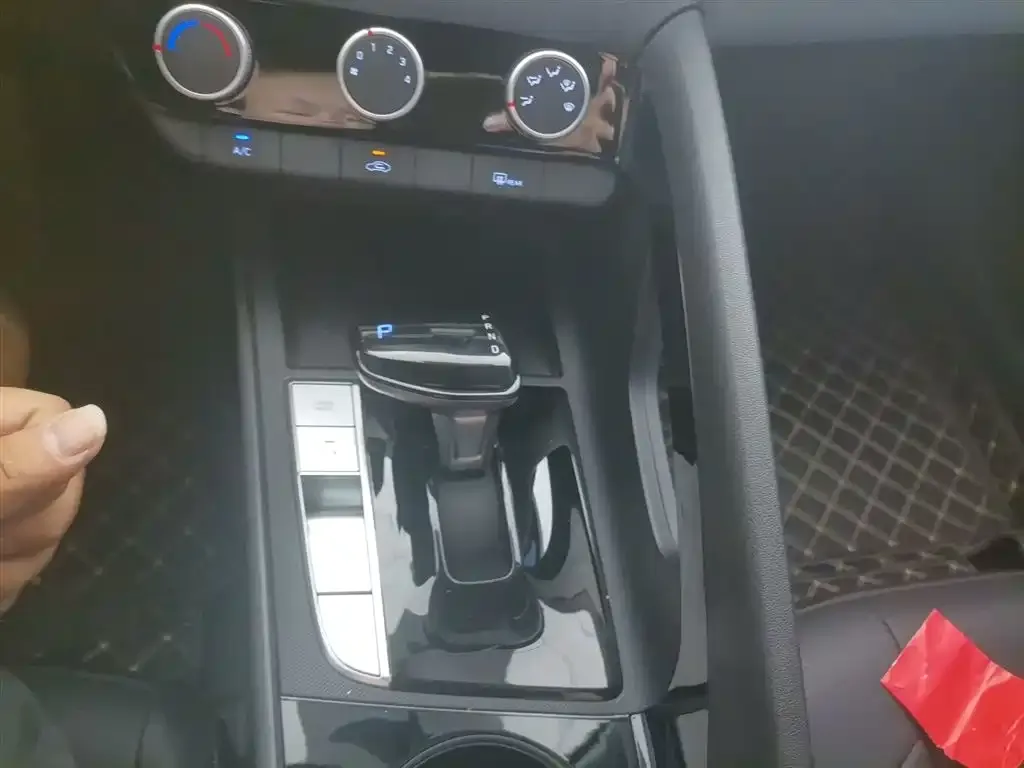 Hyundai Elantra 2024 из CN, фото 6