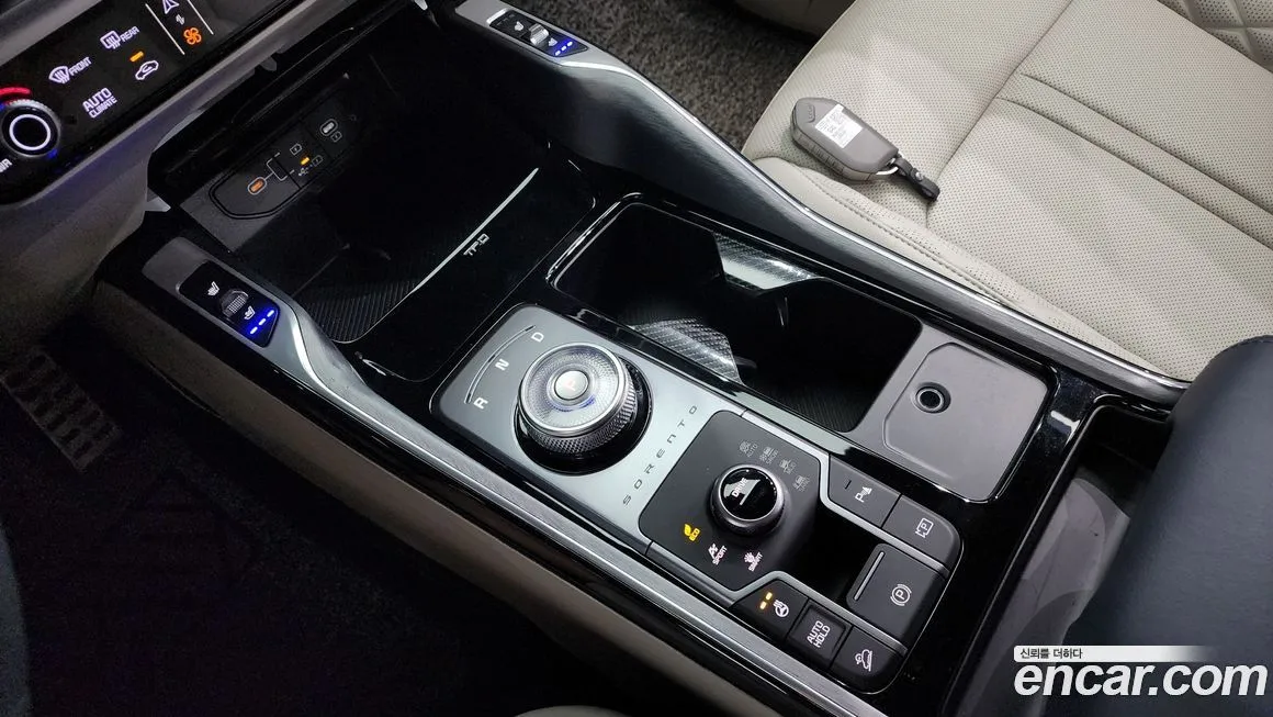 Kia Sorento — фото 9