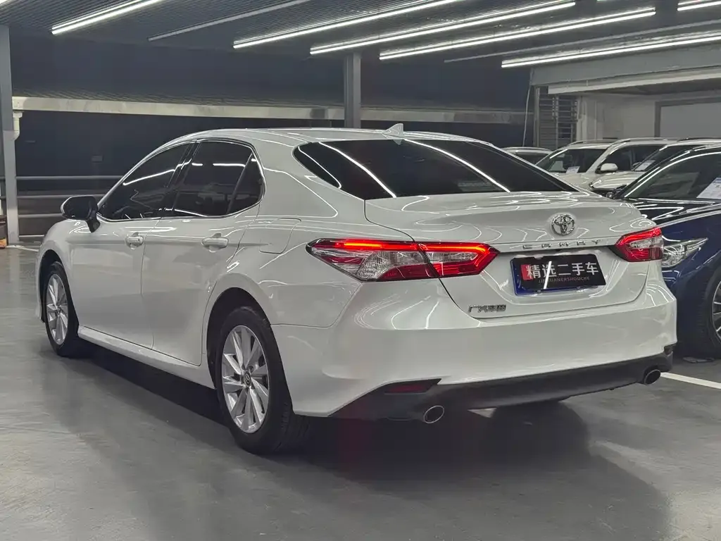 Toyota Camry 2023 из CN, фото 5