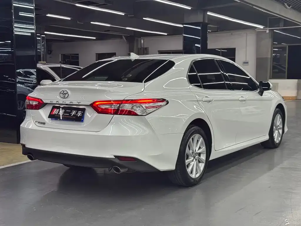 Toyota Camry 2023 из CN, фото 7