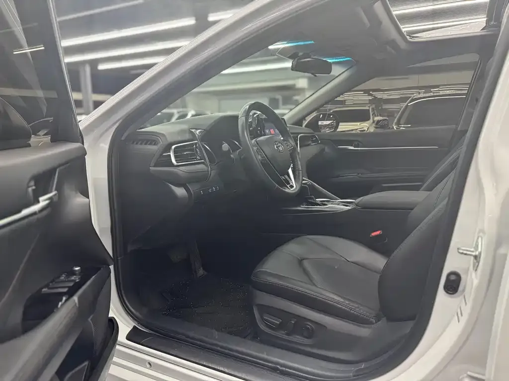 Toyota Camry 2023 из CN, фото 8