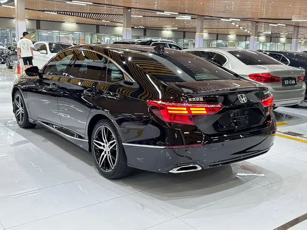Honda Inspire — фото 6