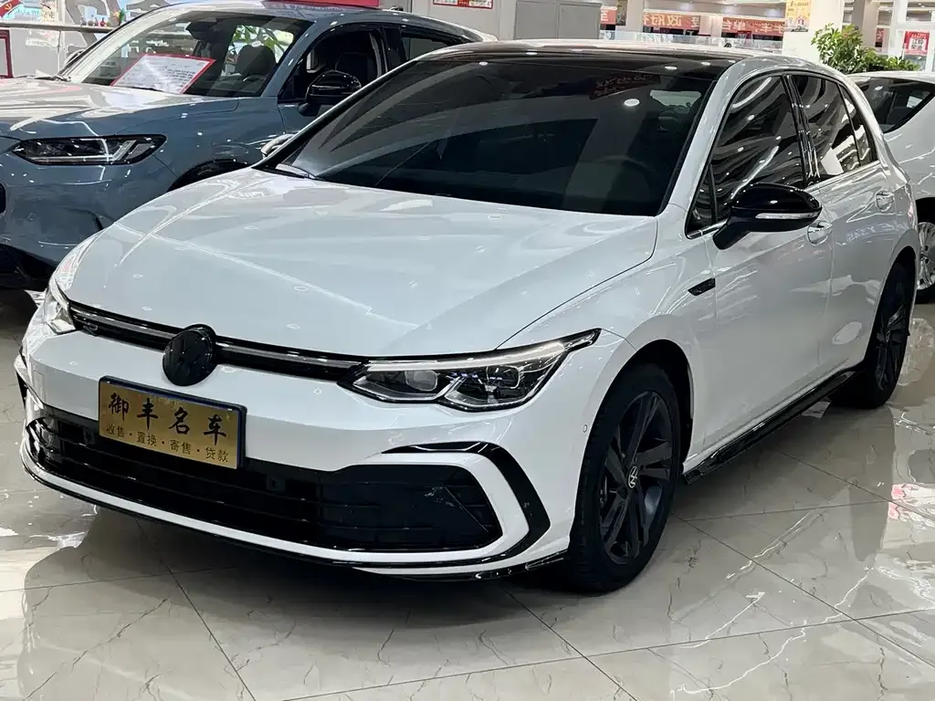 Volkswagen Golf 2023 из CN, фото 1