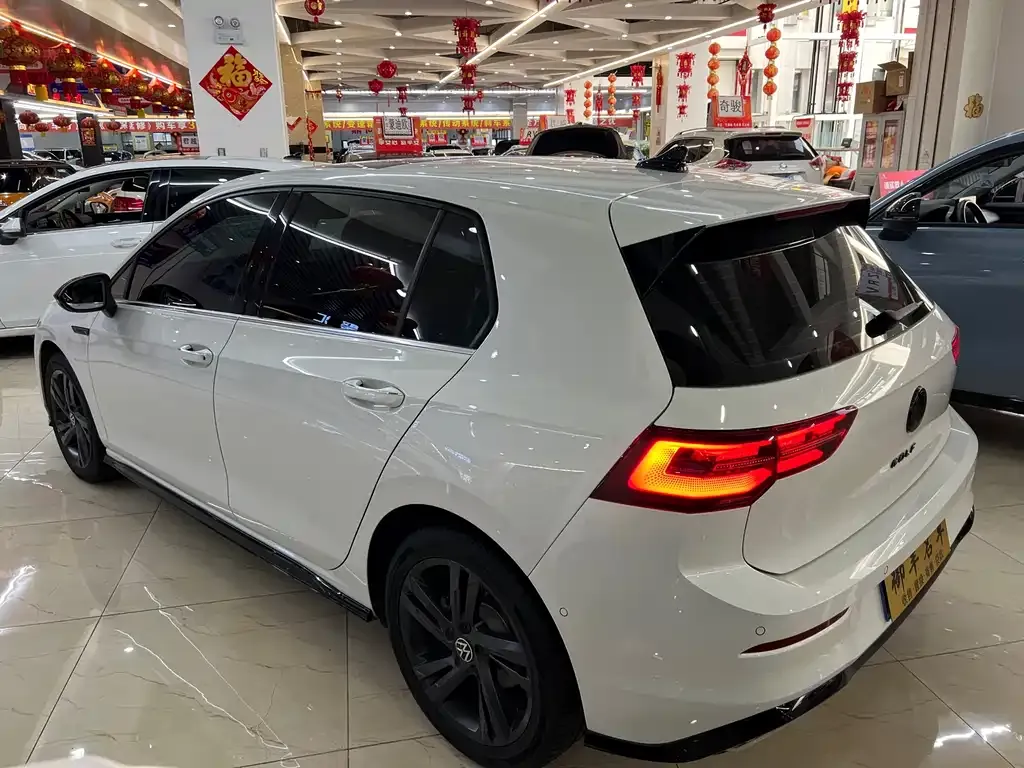Volkswagen Golf 2023 из CN, фото 6