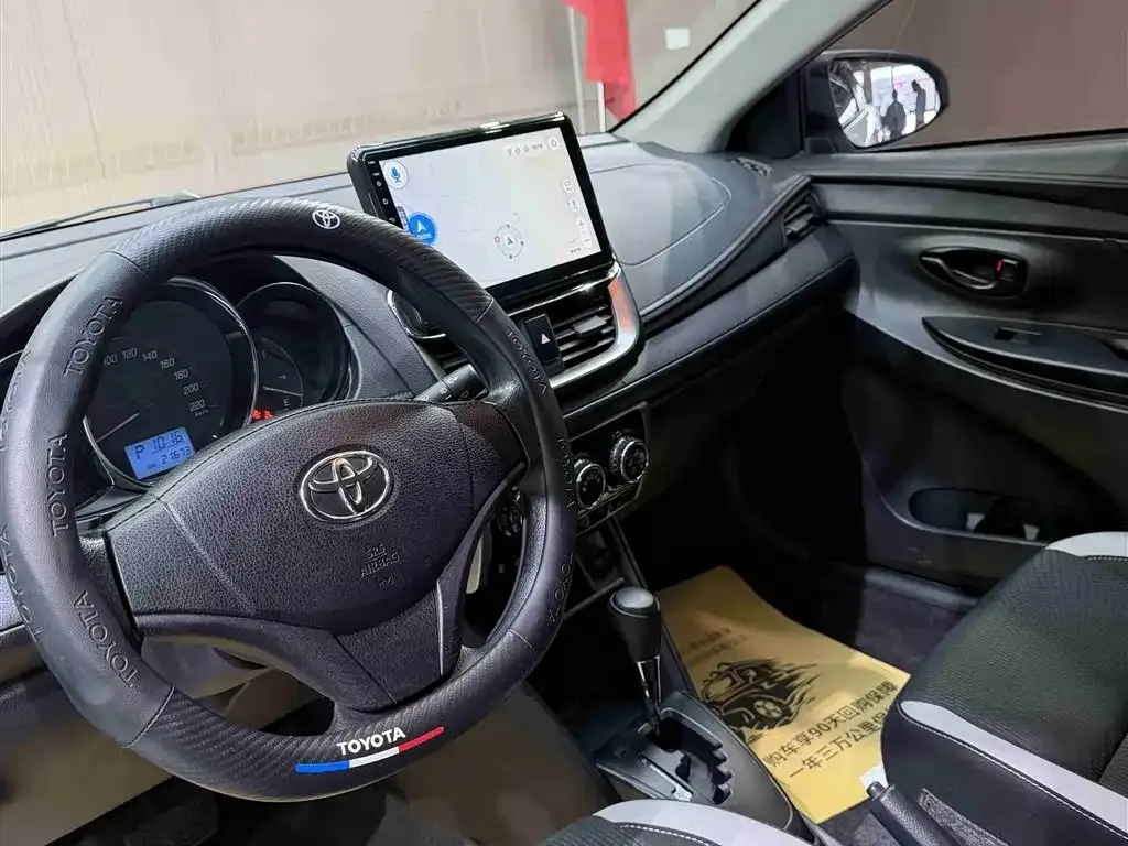 Toyota Yaris L — фото 6