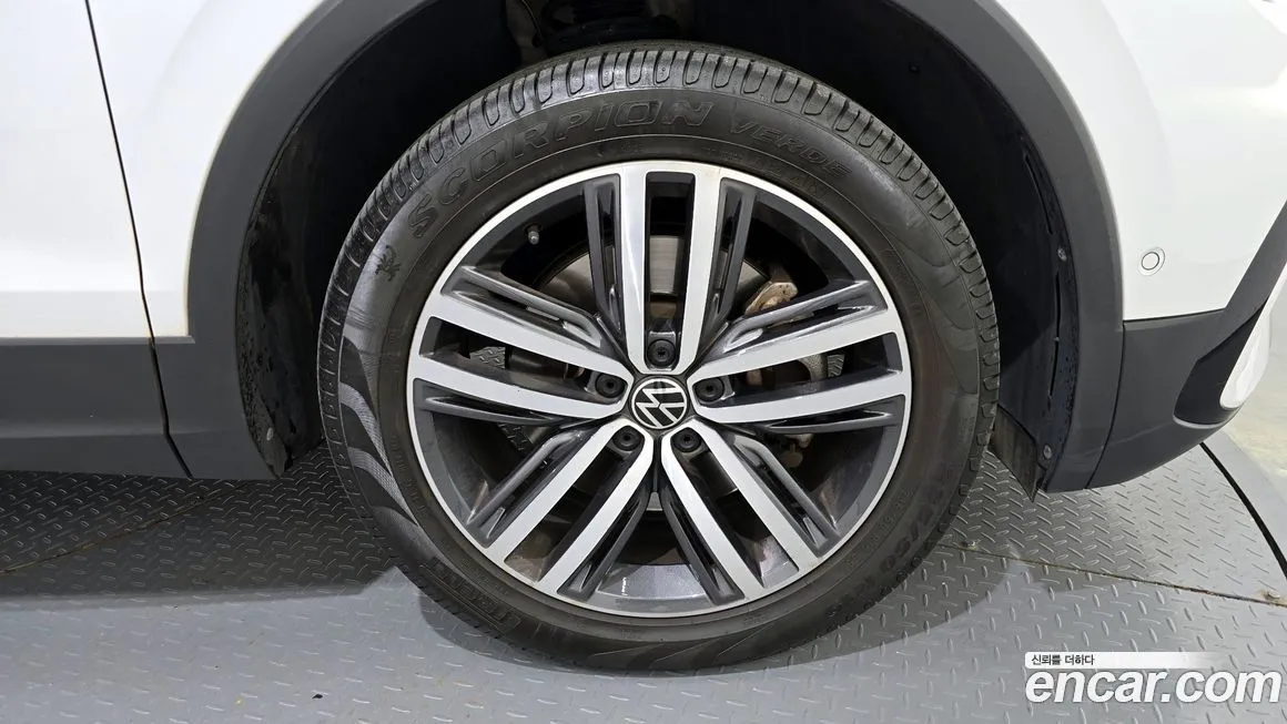 Volkswagen Tiguan — фото 5