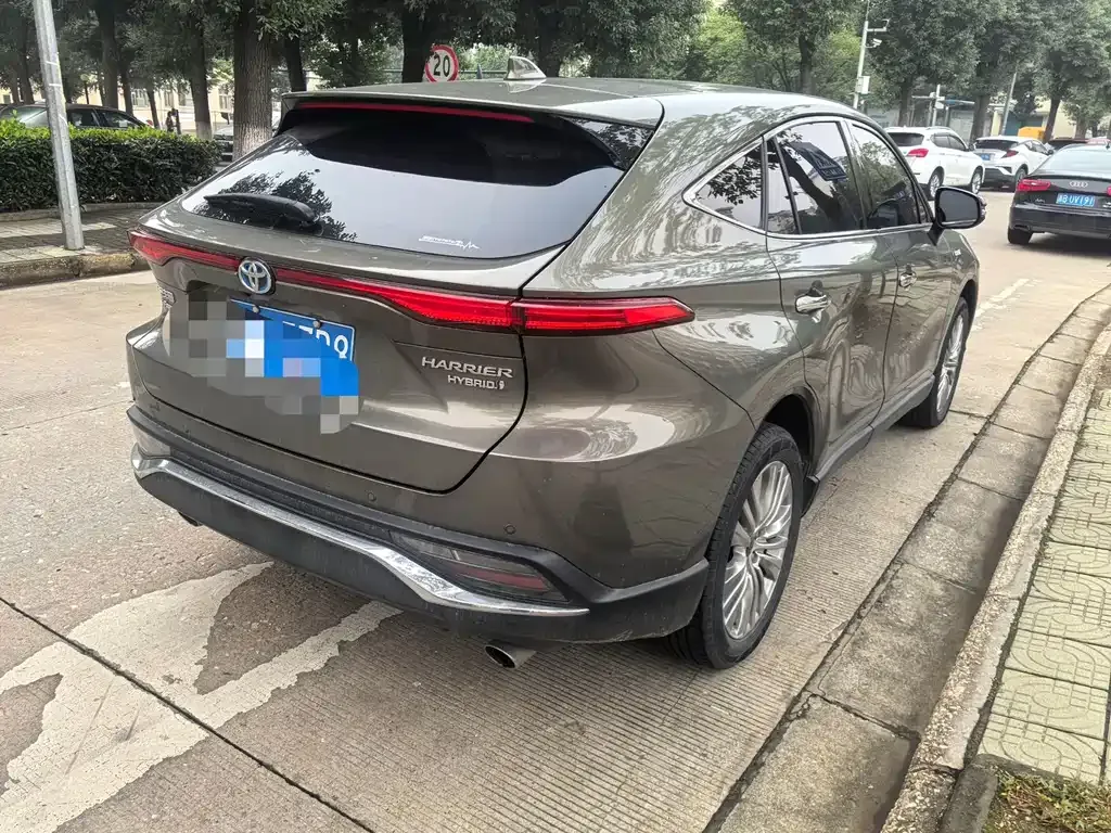 Toyota Harrier — фото 4