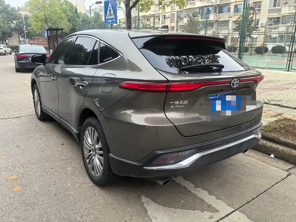 Toyota Harrier — фото 6