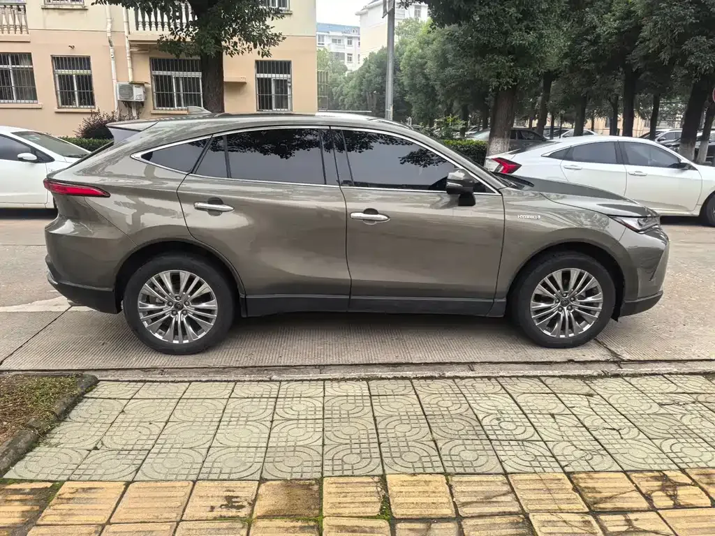 Toyota Harrier — фото 7